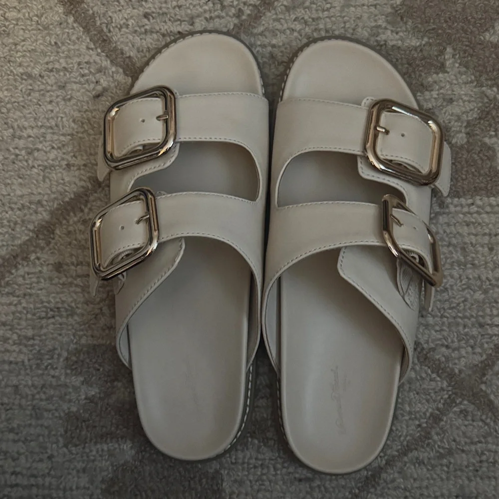Universal Thread Sandals - Picture 3 of 6